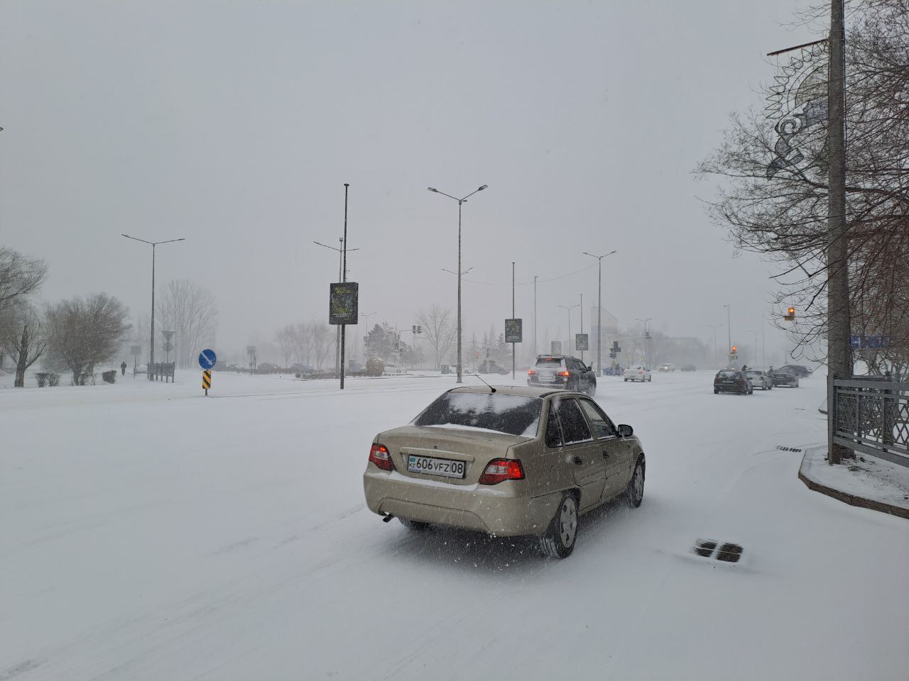 Погода астана казахстан на 10. Погода зимой. Зимний снегопад. Снегопад в Казахстане. Непогода в Астане.