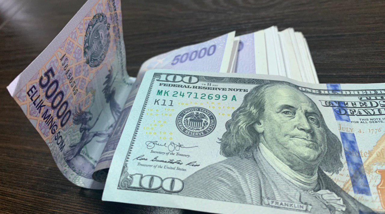 100 доллар узбекистан сумма. Доллар (валюта). Доллар фото. Доллар в Узбекистане. Доллар сум.